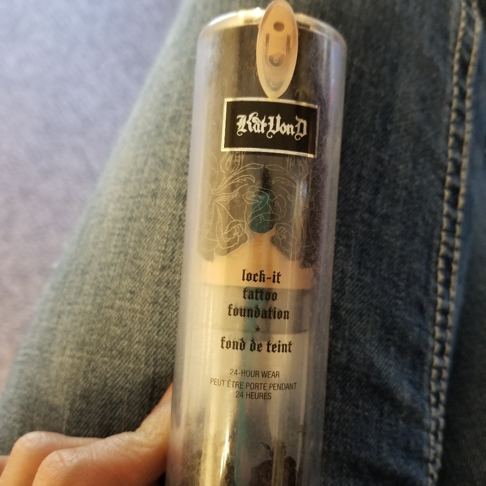 Kat Von D Lock It Foundation Medium 56